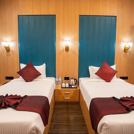 Hotel Alba Inn, إندور المظهر الخارجي الصورة