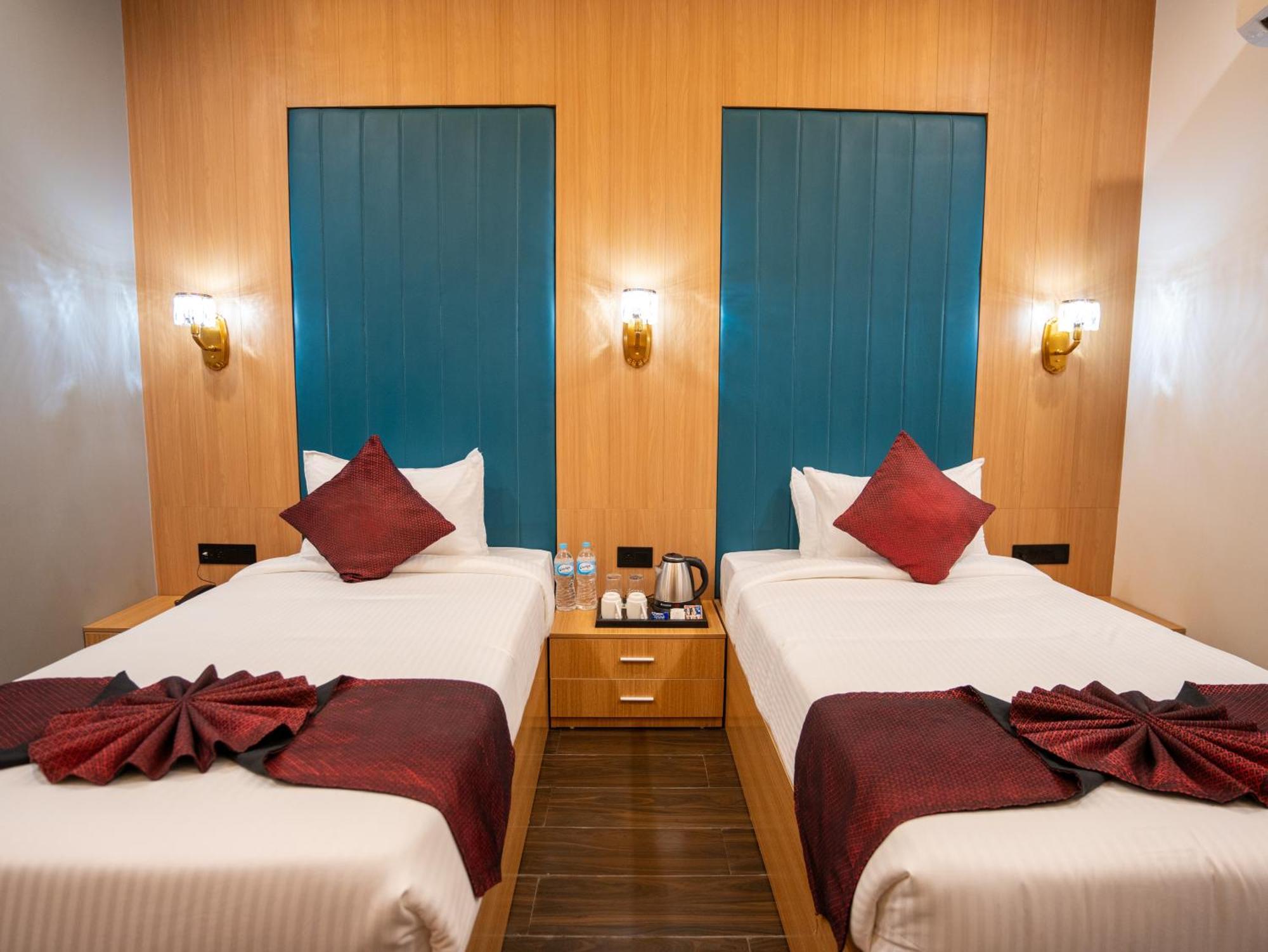 Hotel Alba Inn, إندور المظهر الخارجي الصورة