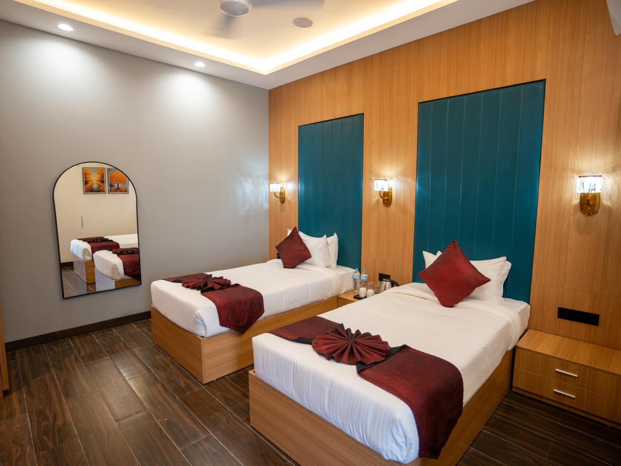Hotel Alba Inn, إندور المظهر الخارجي الصورة