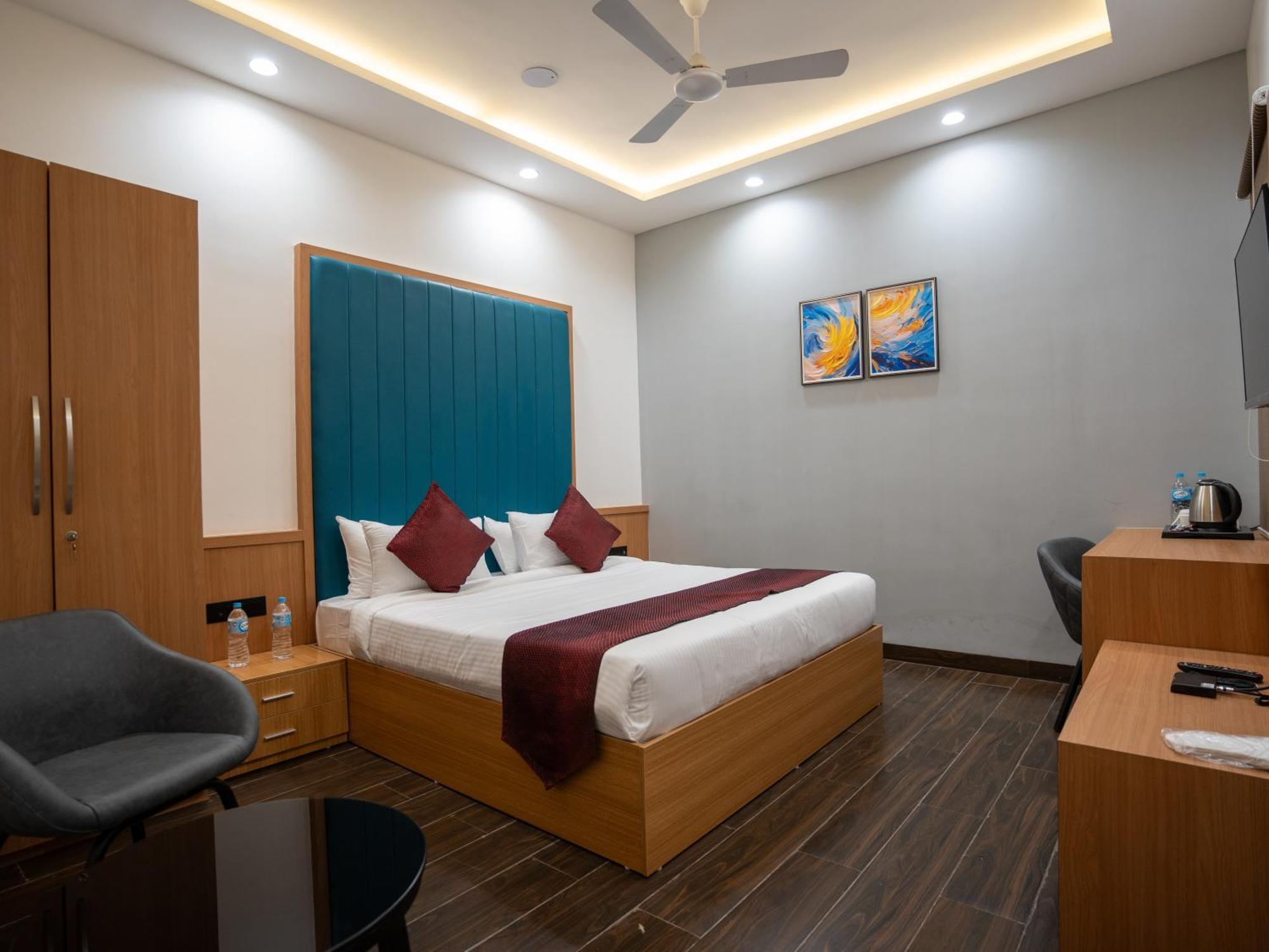 Hotel Alba Inn, إندور المظهر الخارجي الصورة