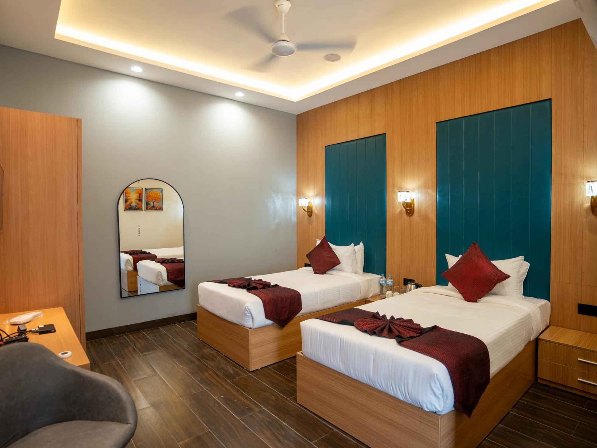Hotel Alba Inn, إندور المظهر الخارجي الصورة